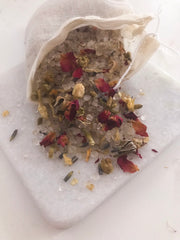 5-Flower Dead Sea Salt Bath Soak “New Year, New Me” from Ritual+Vibe